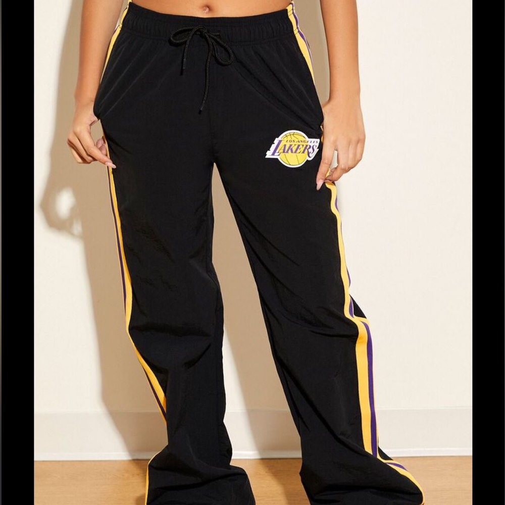 Lakers Two Piece Set - Picture 3 of 3